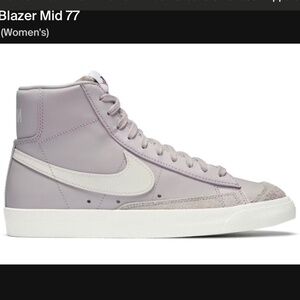 Nike Women's Blazer Mid '77 Vintage High Top Tennis Shoe